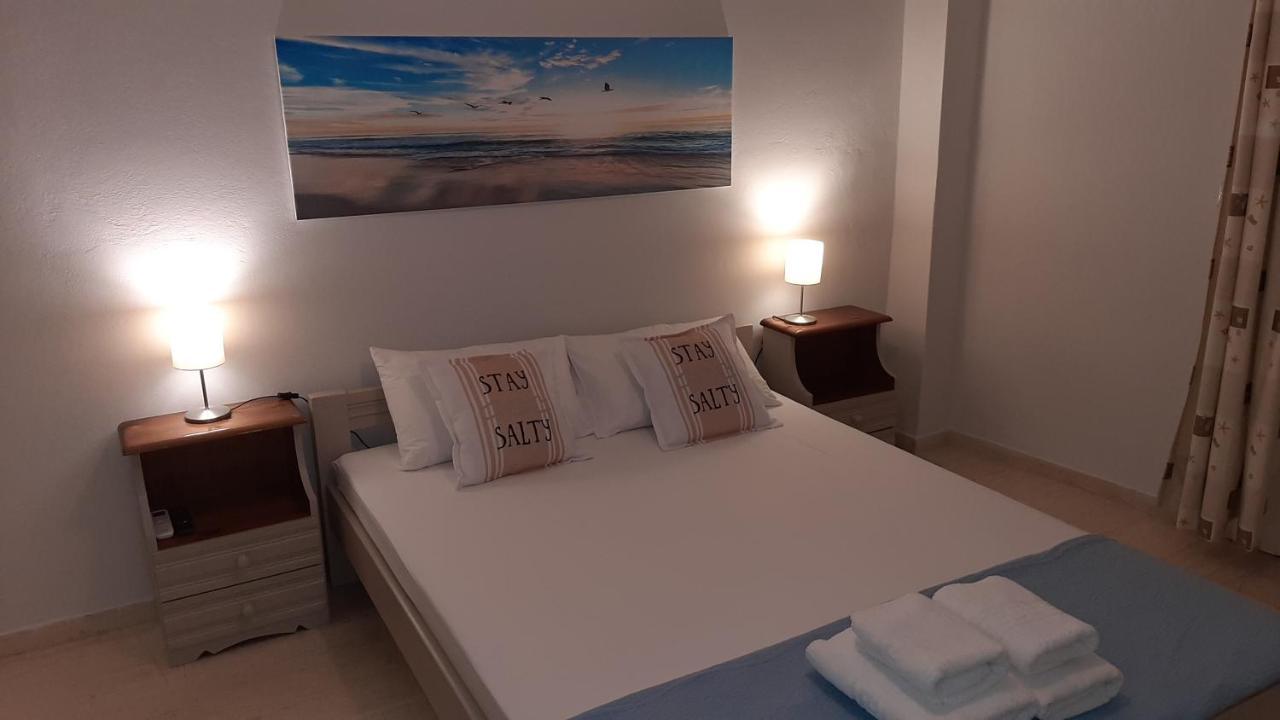 Tasias Apartments Ликсури Экстерьер фото